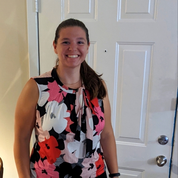 Meet your Posher, Madison - Picture 3 of 3